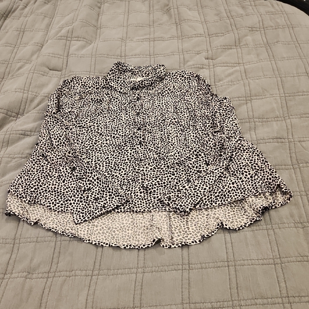 Billabong Black and White Polka Dot Blouse Size M!